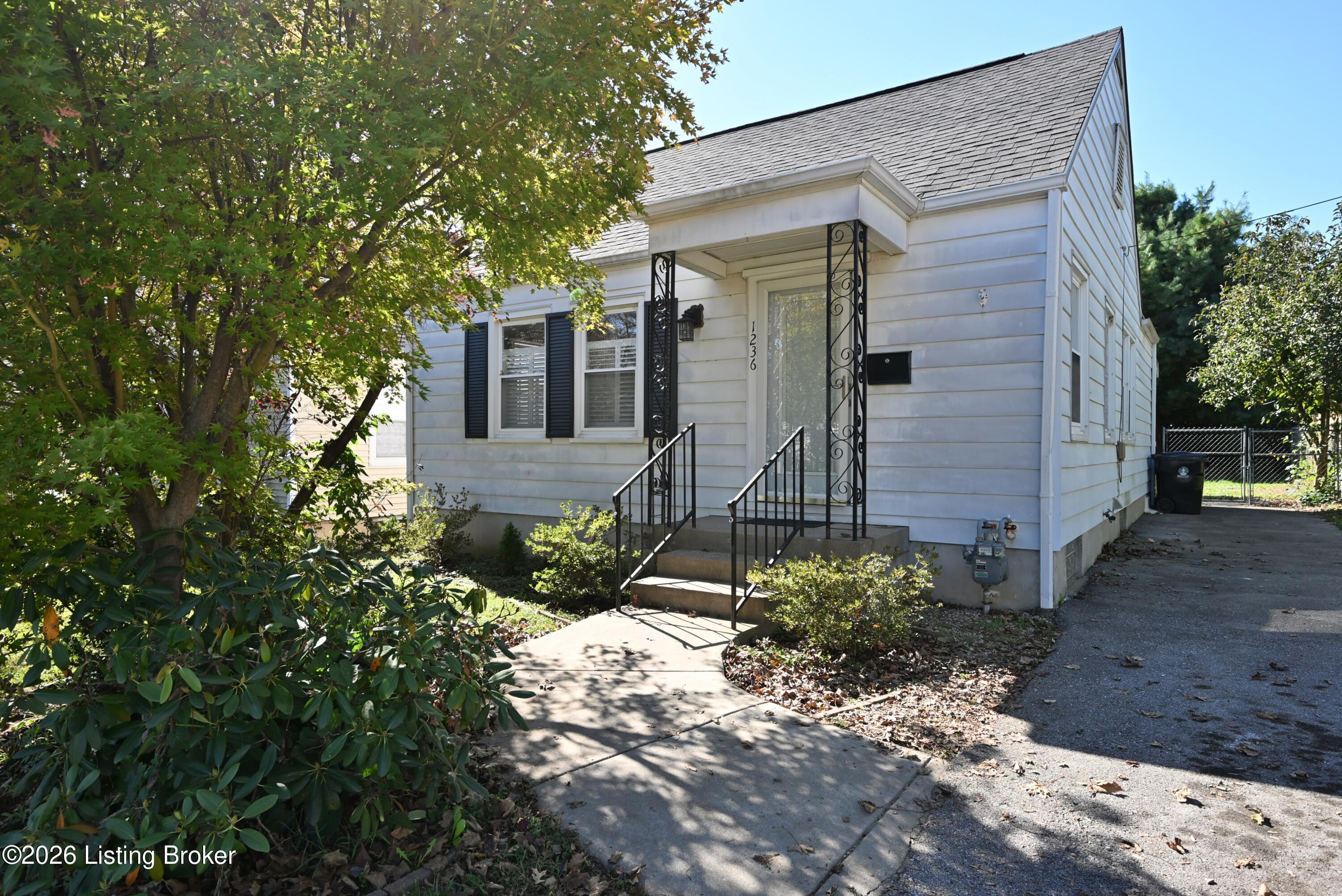 1236 Milton St Property Photo 1