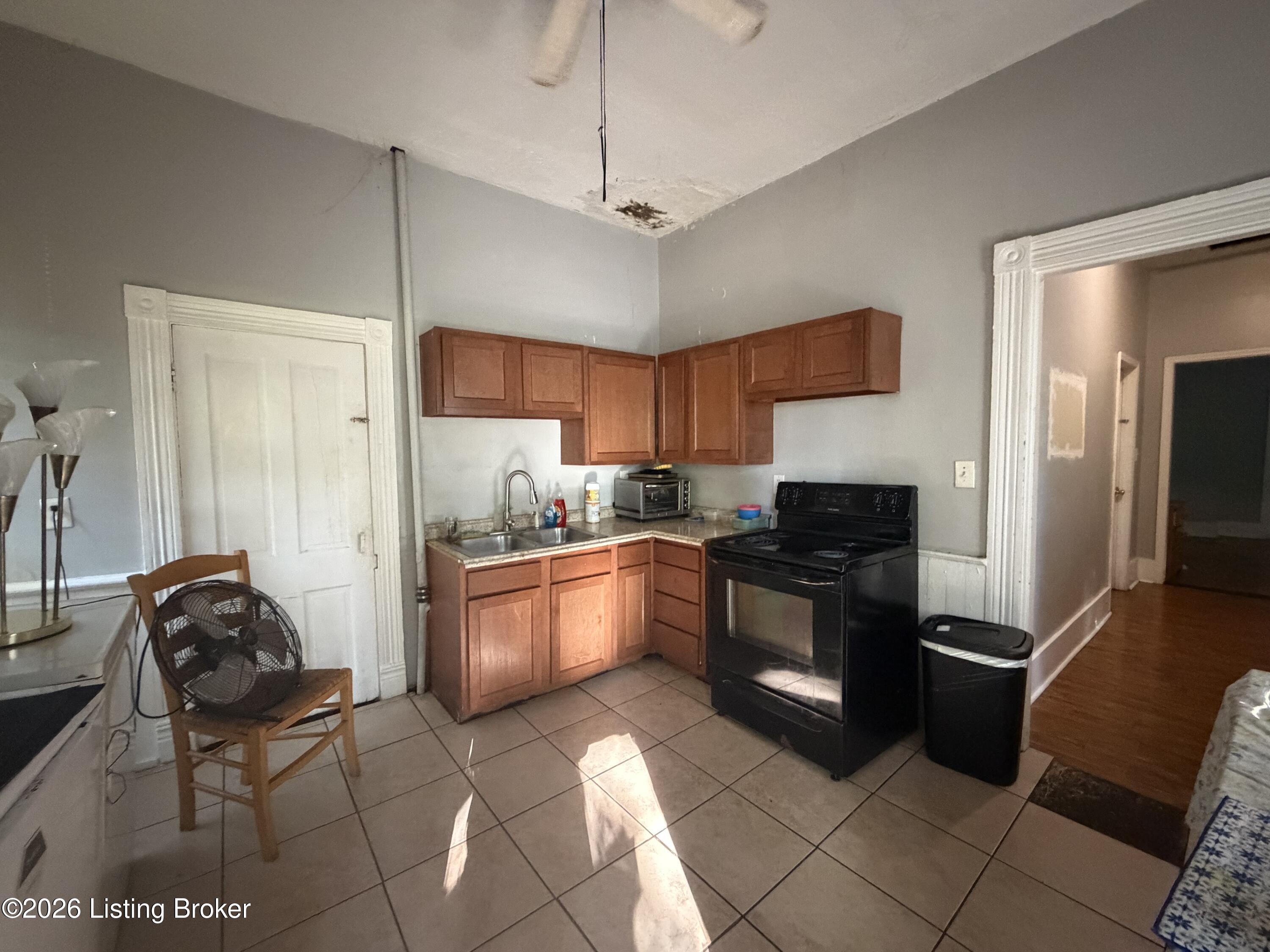 1514 Dumesnil St Property Photo 6