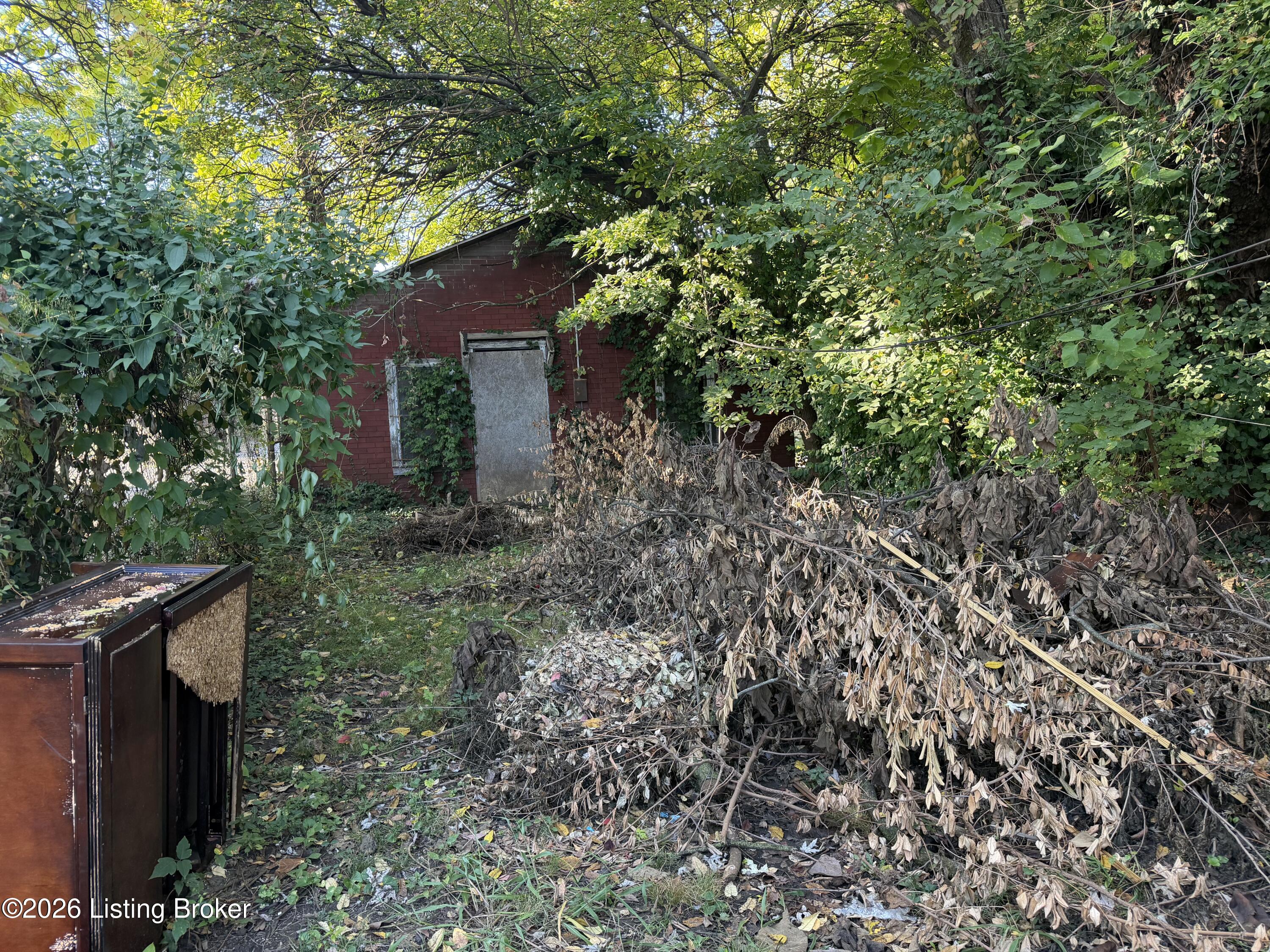 1514 Dumesnil St Property Photo 8
