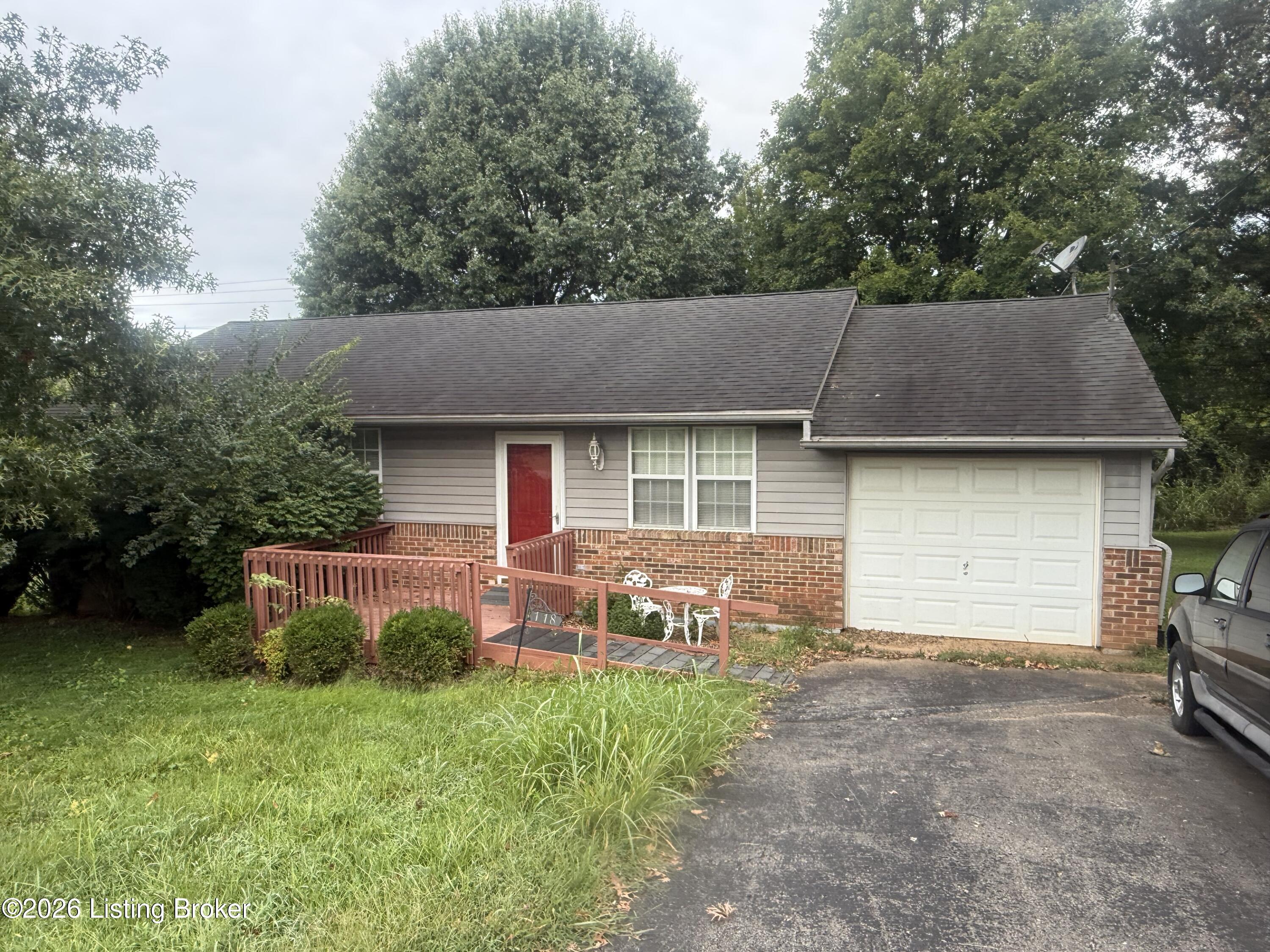 118 Olympia Dr Property Photo 1