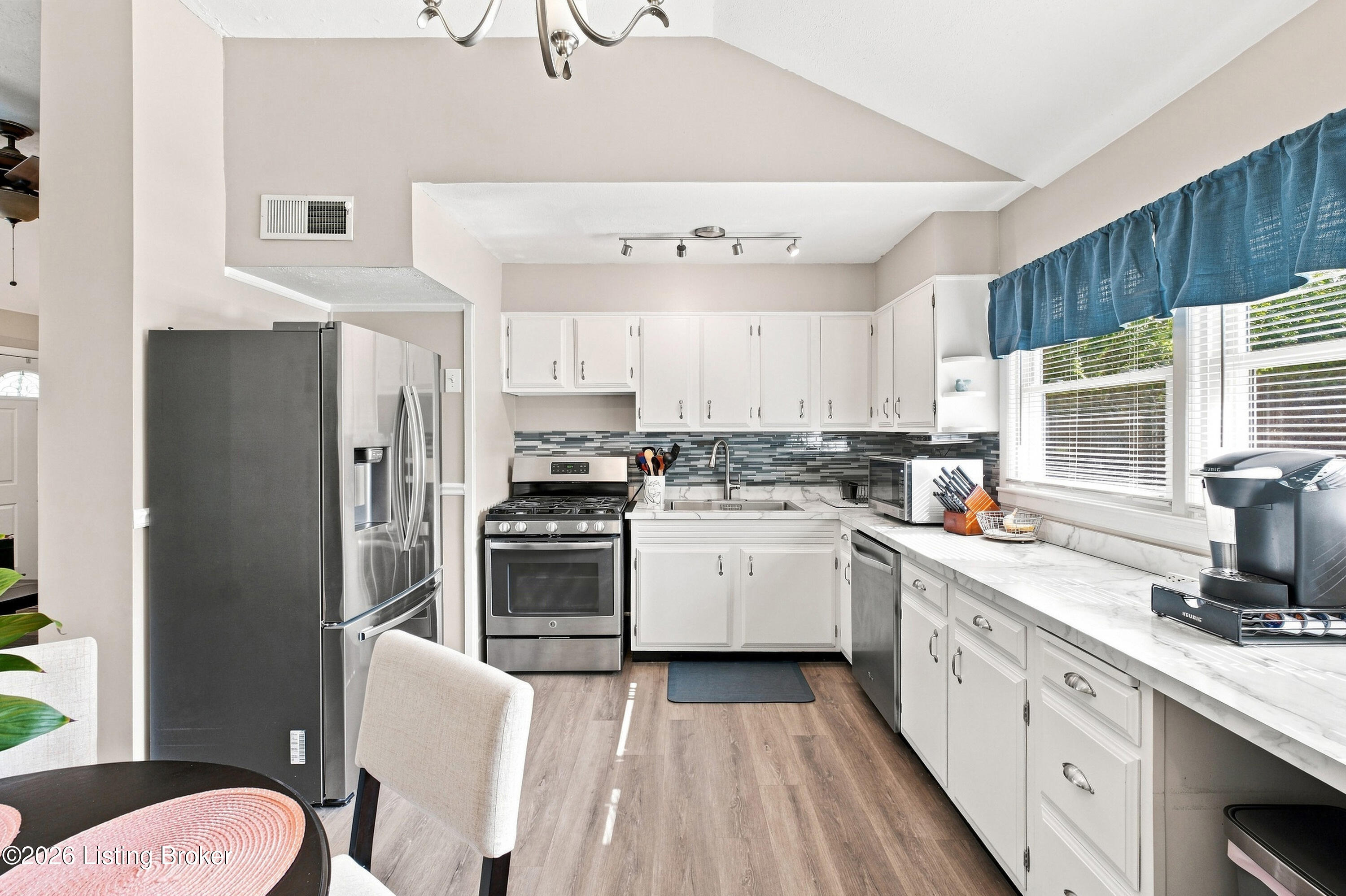 9227 Omar Khayyam Blvd Property Photo 12