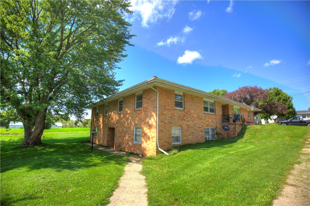 206 Nw Walnut Street Property Photo 3