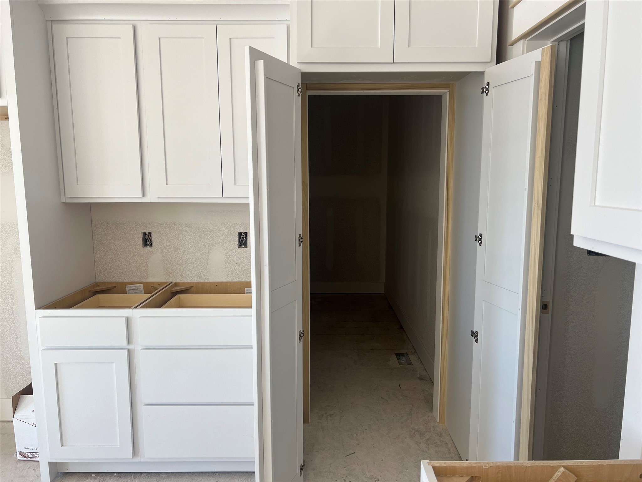 2227 Green Leaf Circle Property Photo 8