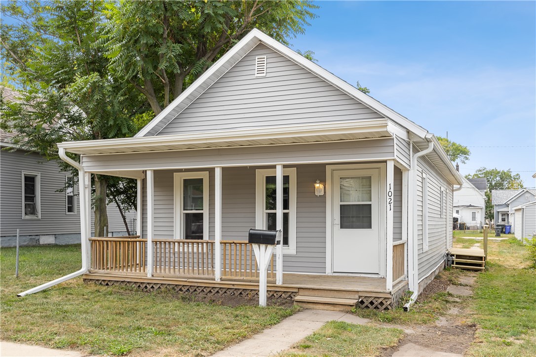 1021 9th Street Se Property Photo 1