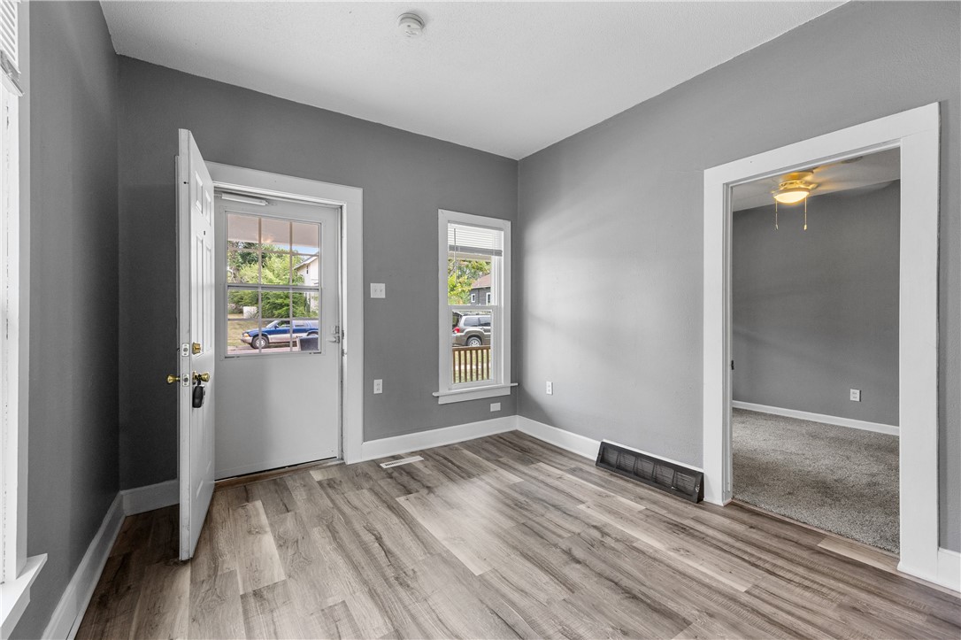 1021 9th Street Se Property Photo 18