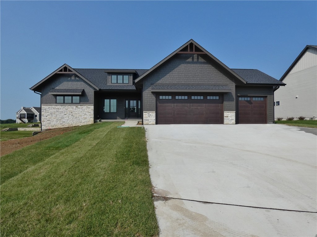 215 Aspen Circle Property Photo 1