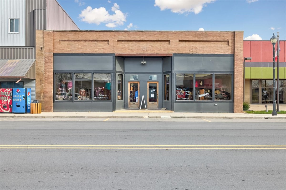 215 S Main Street Property Photo 1