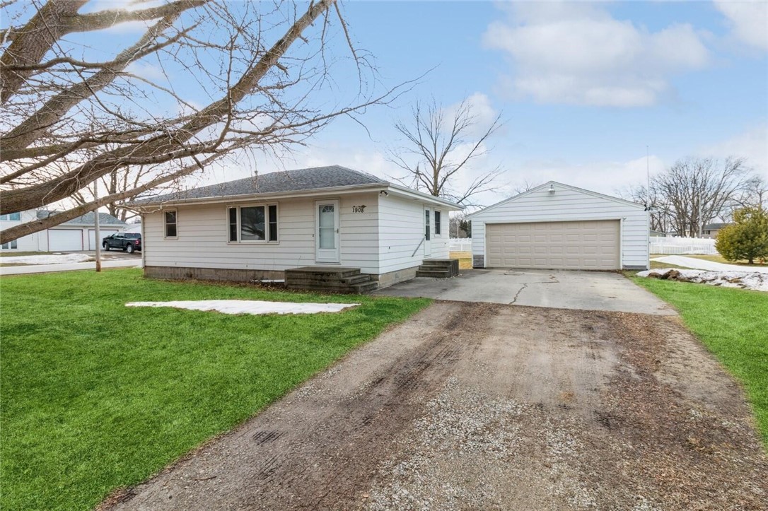 1908 5th Street Property Photo 1