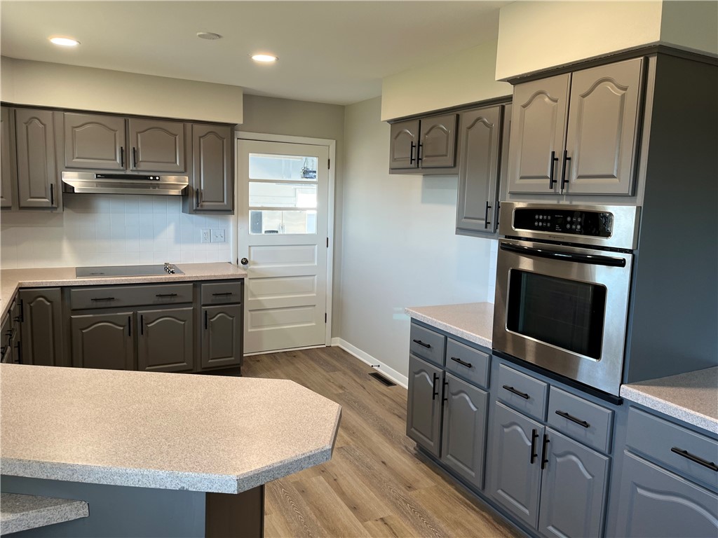 2103 Governor Road Property Photo 3