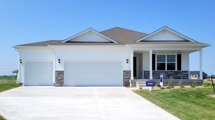 1113 Ne Crossing Oaks Drive Property Photo