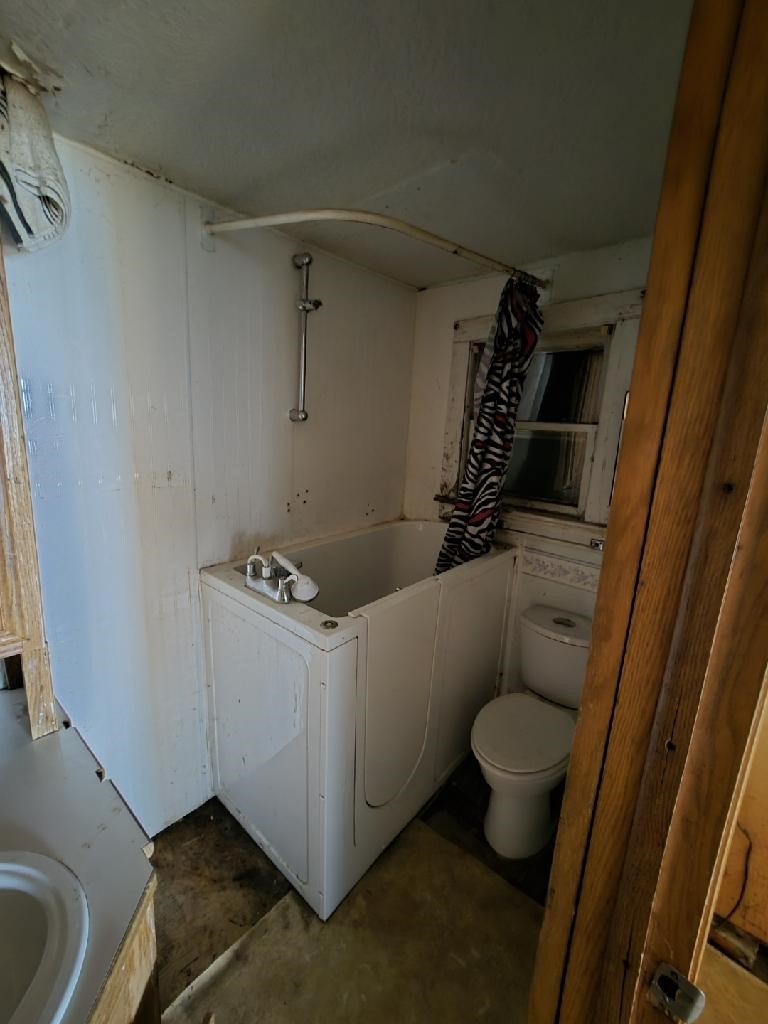313 N Walnut Street Property Photo 6