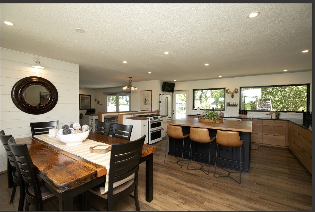 3285 Ashworth Road Property Photo 5