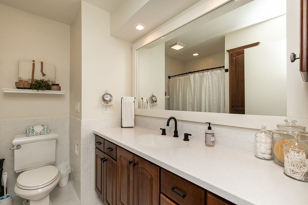 3285 Ashworth Road Property Photo 17