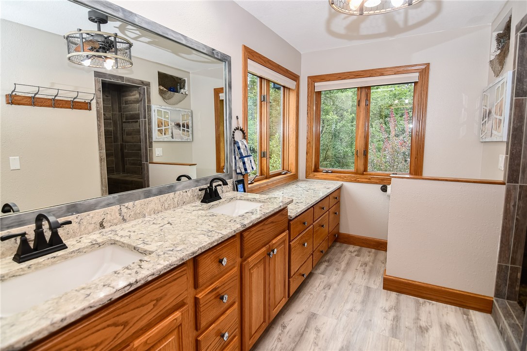 12485 Highway F17 Highway W Property Photo 21