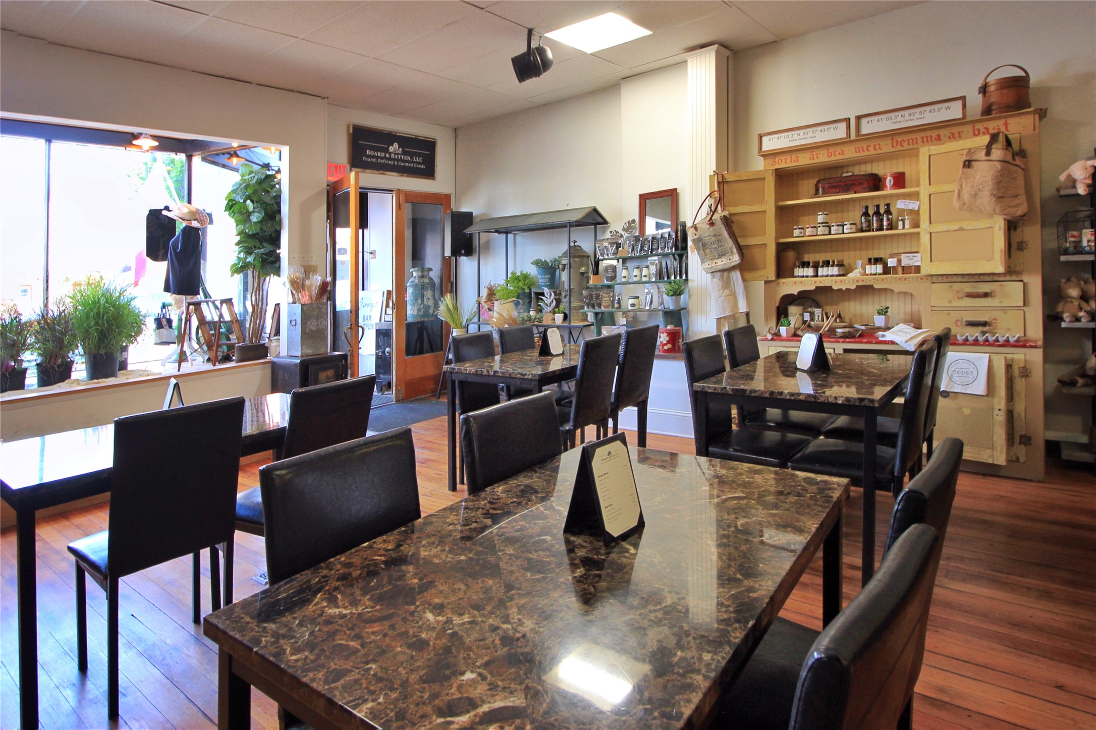 1406 & 1408 Walnut Street Property Photo 4