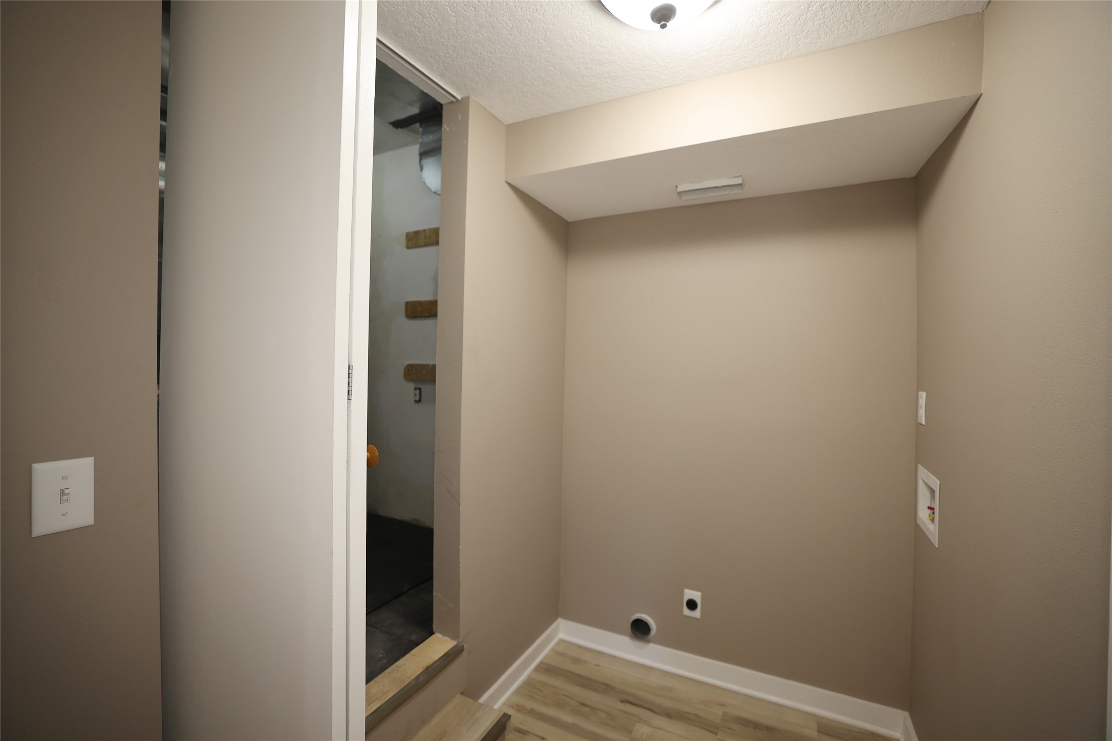 208 W 5th Street Property Photo 13