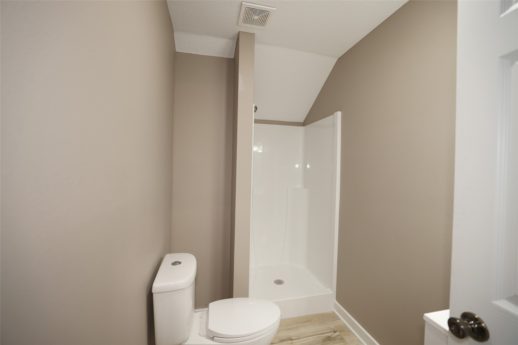 208 W 5th Street Property Photo 25