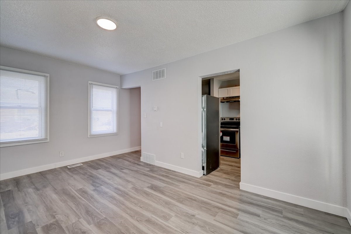 125 Nw Aurora Avenue Property Photo 4