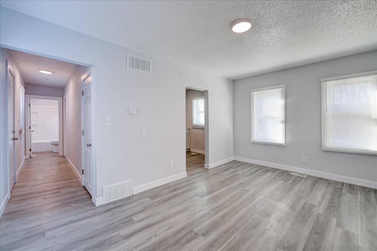 125 Nw Aurora Avenue Property Photo 5