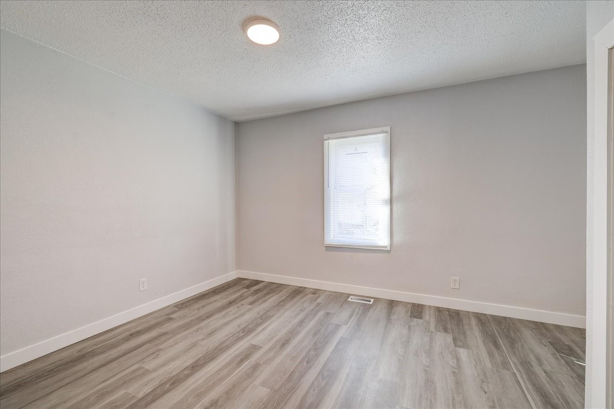 125 Nw Aurora Avenue Property Photo 7