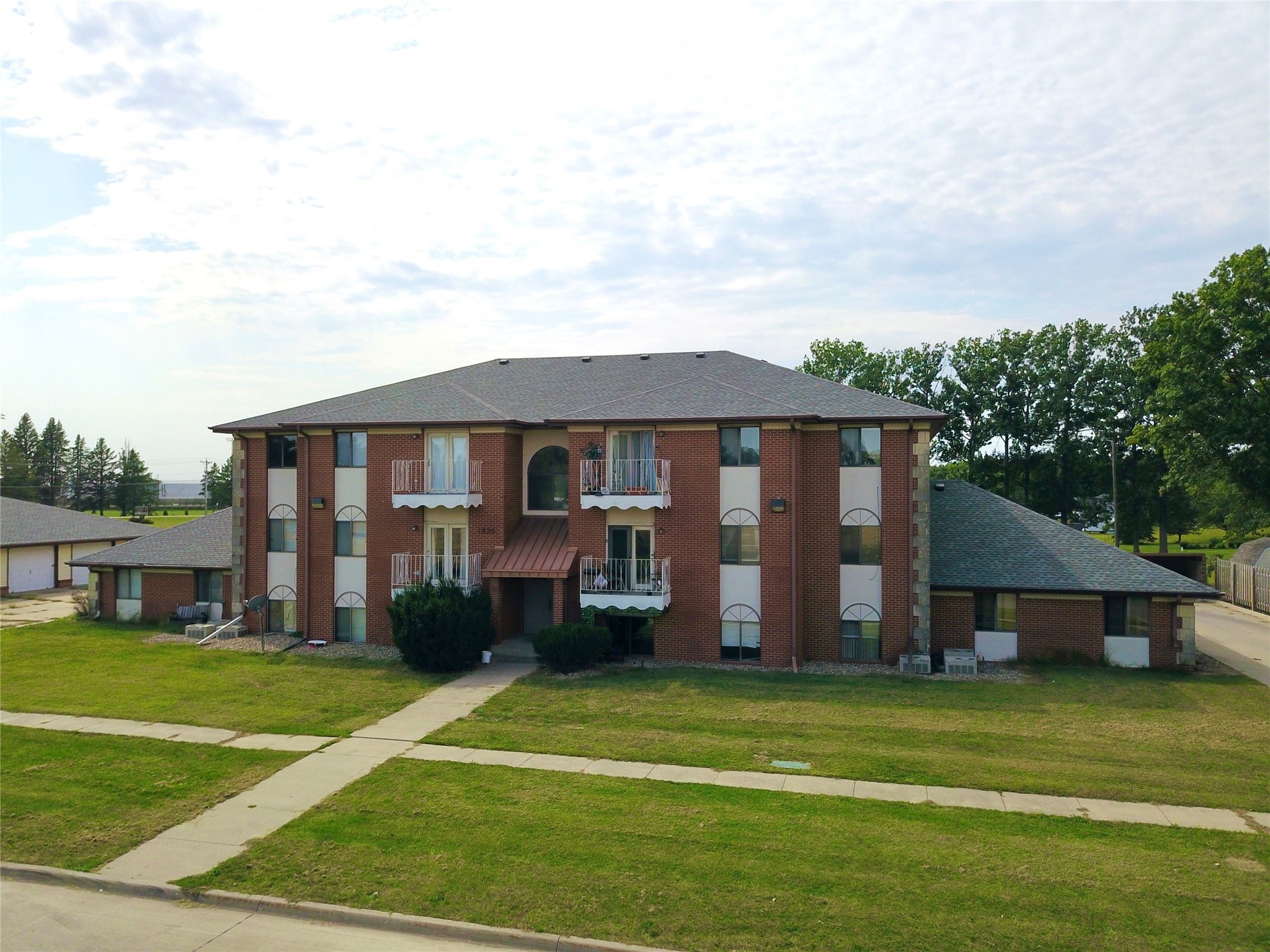1629 Sunset Street Property Photo 3