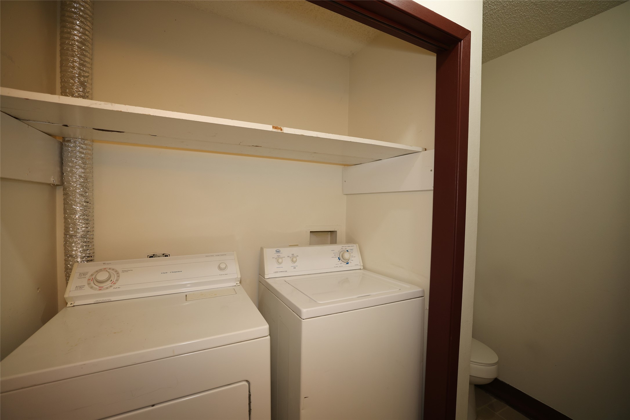 620-622 2nd Street Property Photo 8