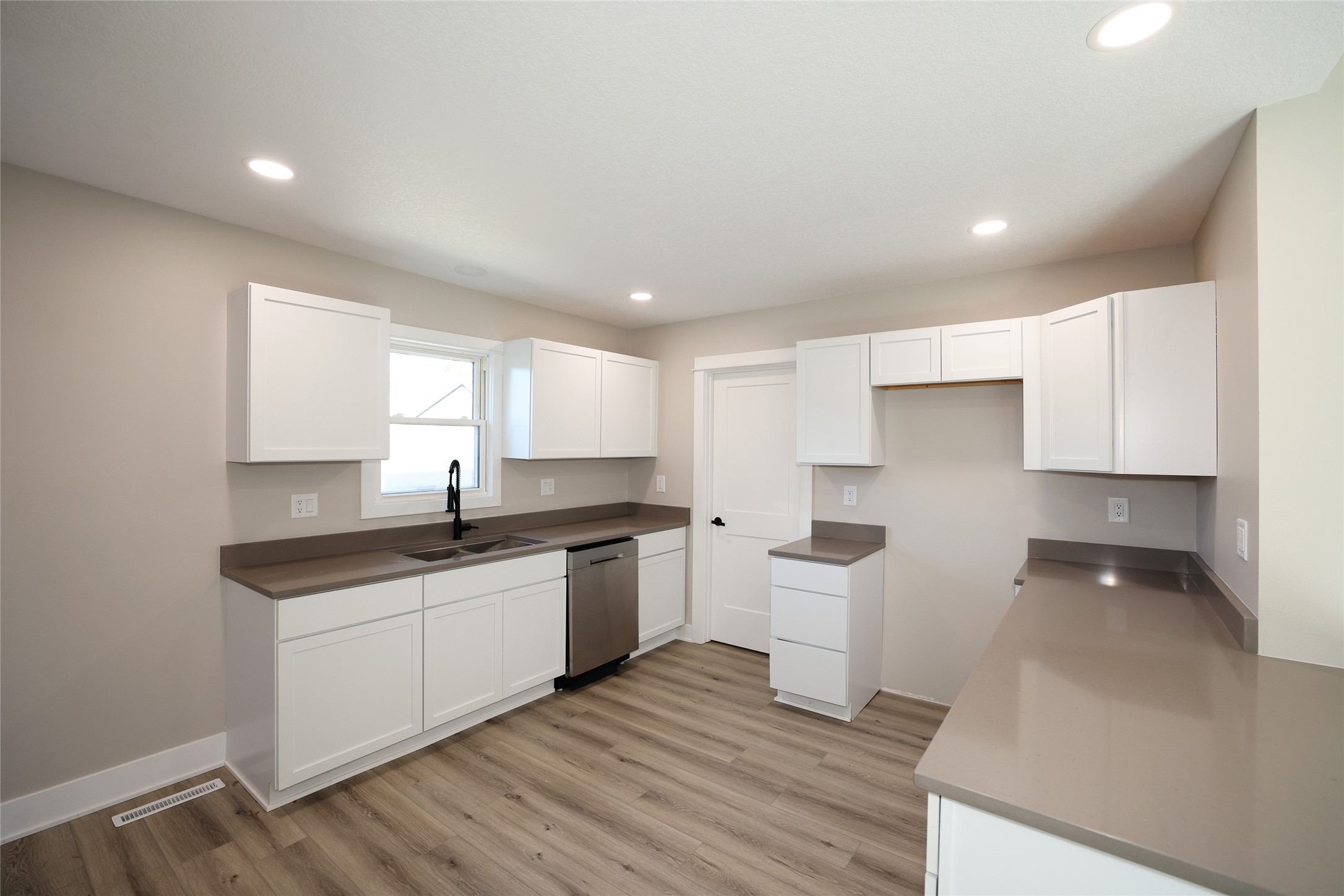 109 Cedar Street Property Photo 10
