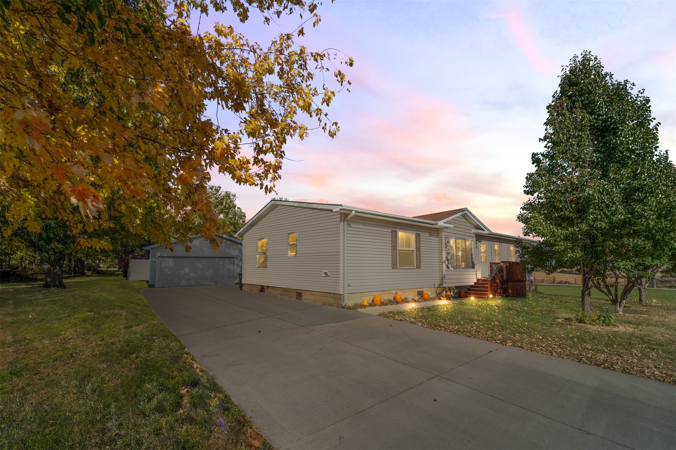 206 & 208 E Minerva Street Property Photo 1