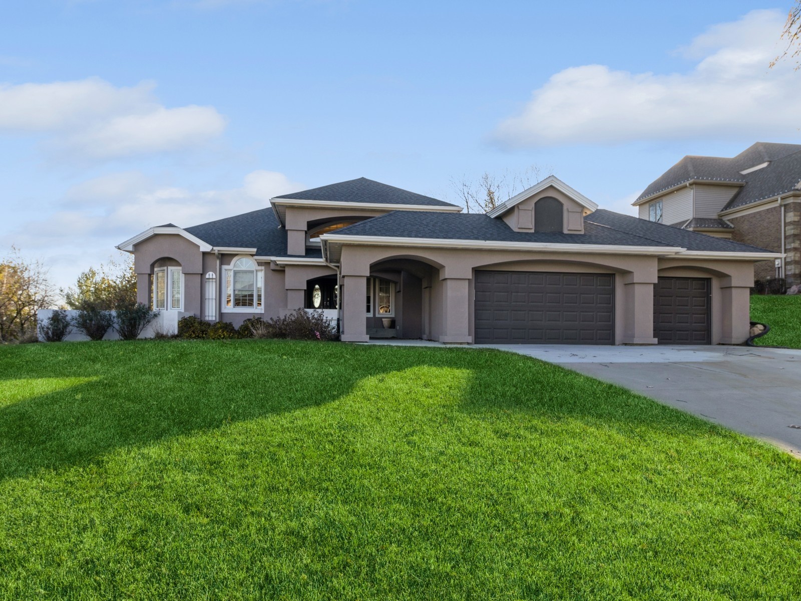 1885 Glen Oaks Drive Property Photo