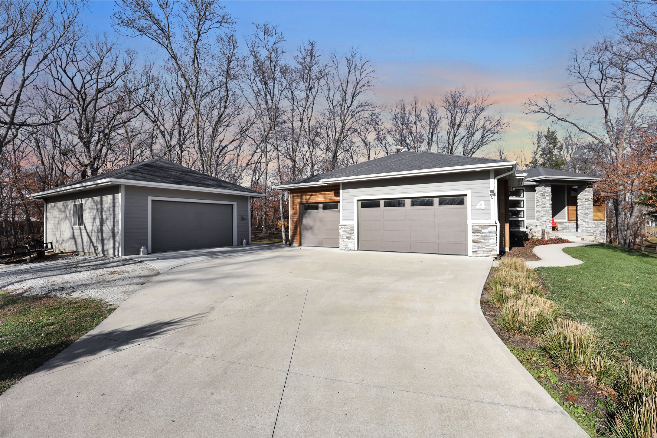 4 Ridgecrest Lane Property Photo