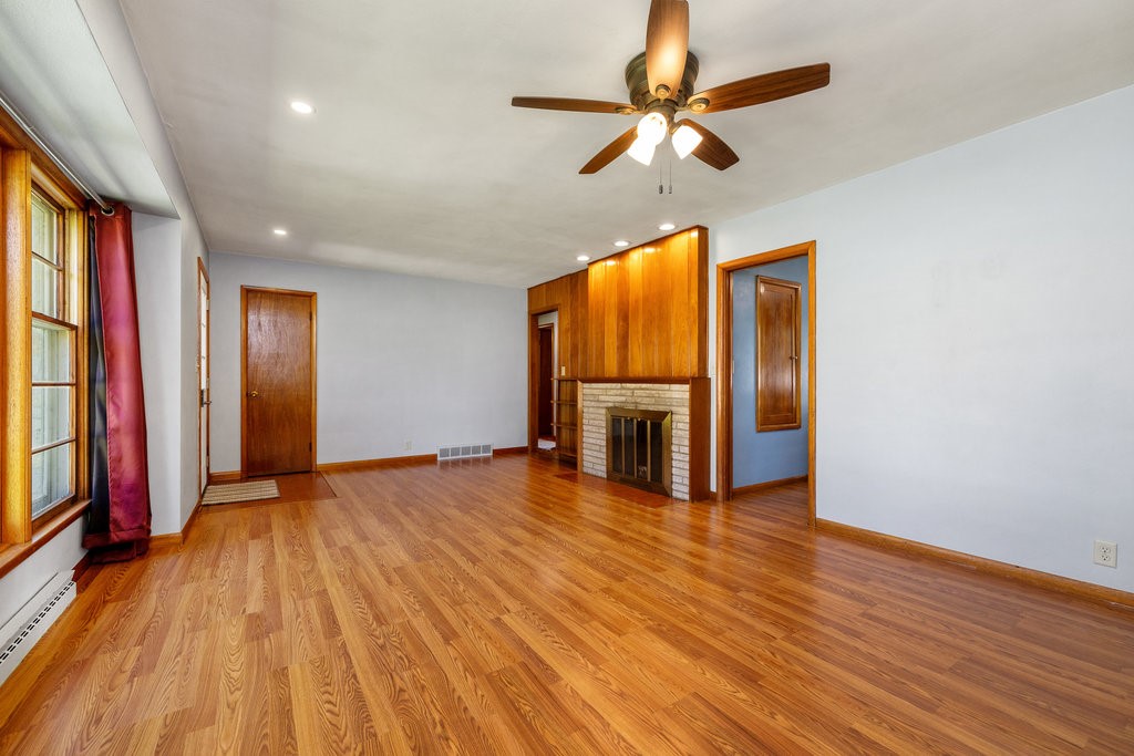 601 S Maple Street Property Photo 8