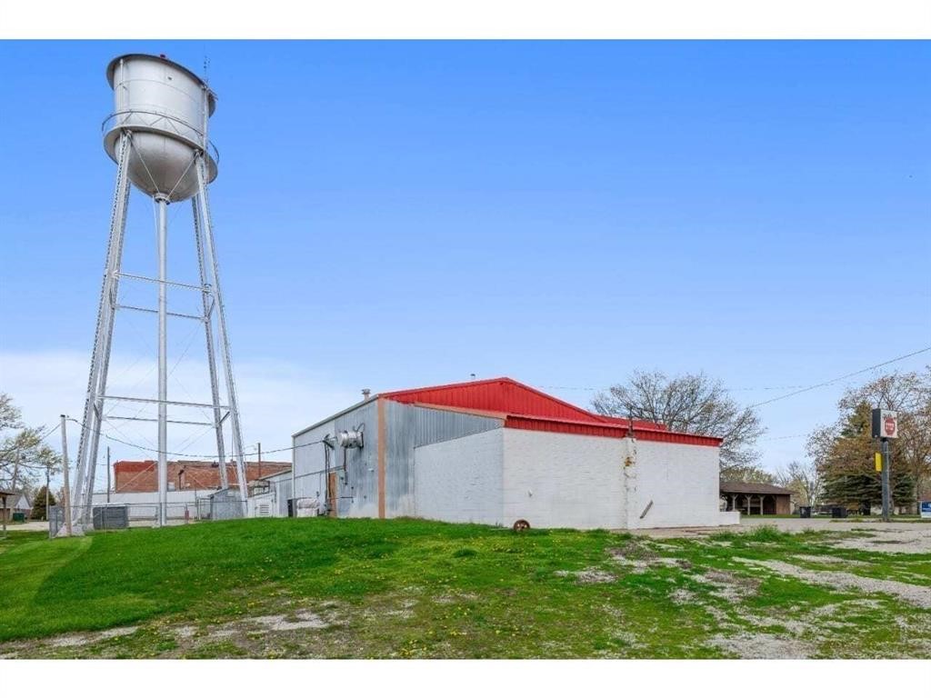 401 West Street Property Photo 5