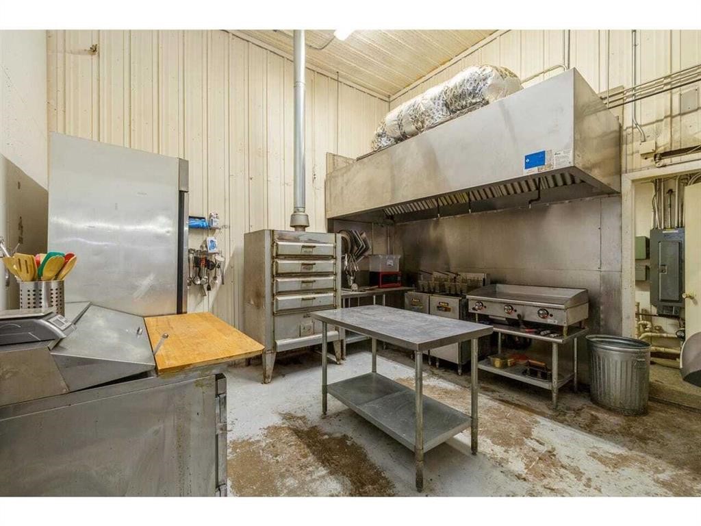 401 West Street Property Photo 14