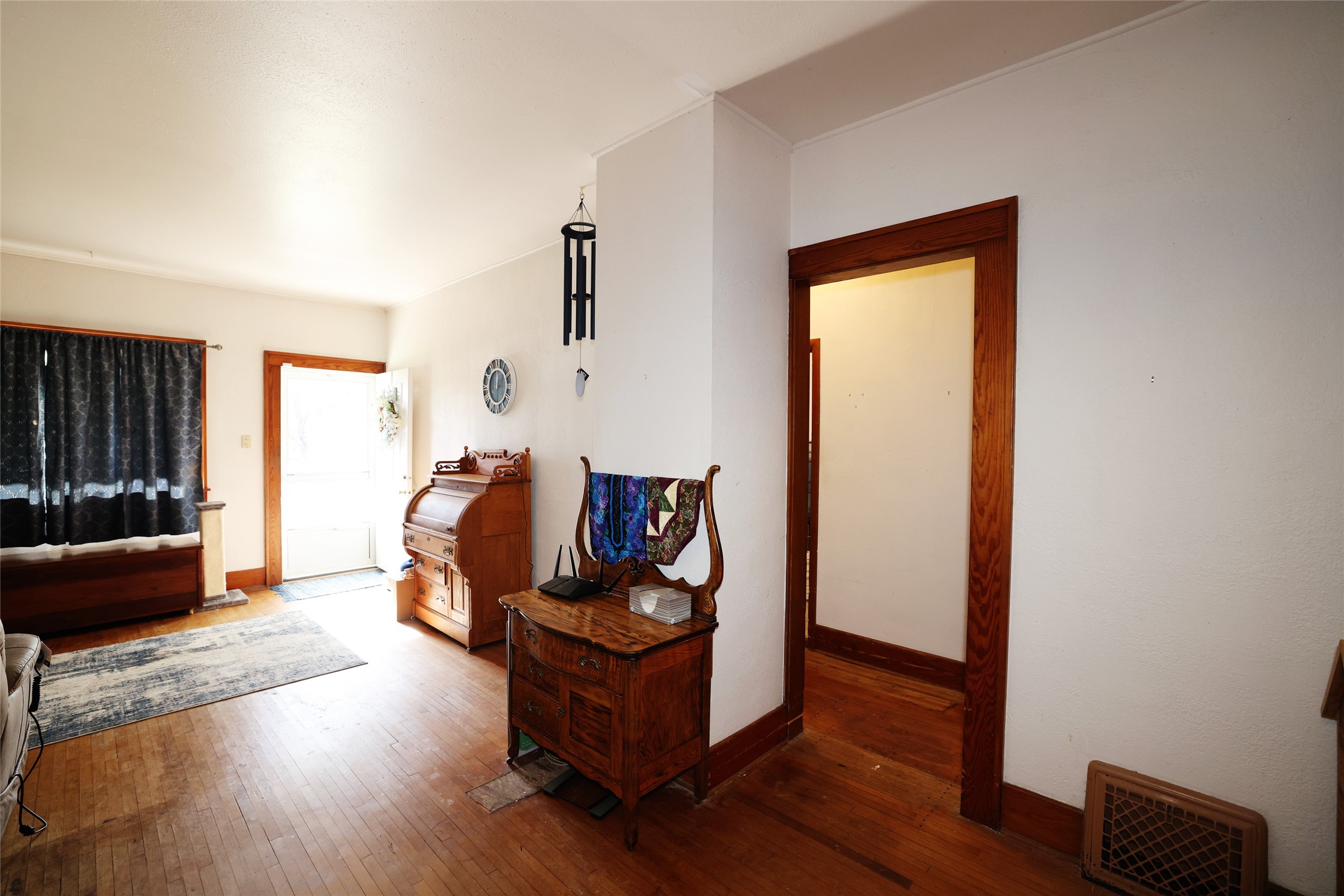 403 W 5th Street Property Photo 18