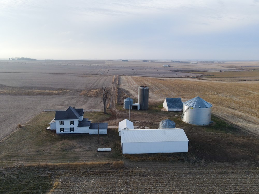 247 560th Street Property Photo 4