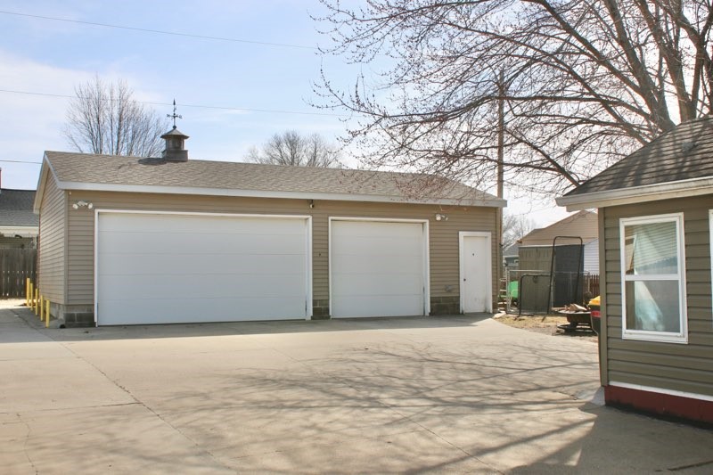 228 S Marshall Street Property Photo 5