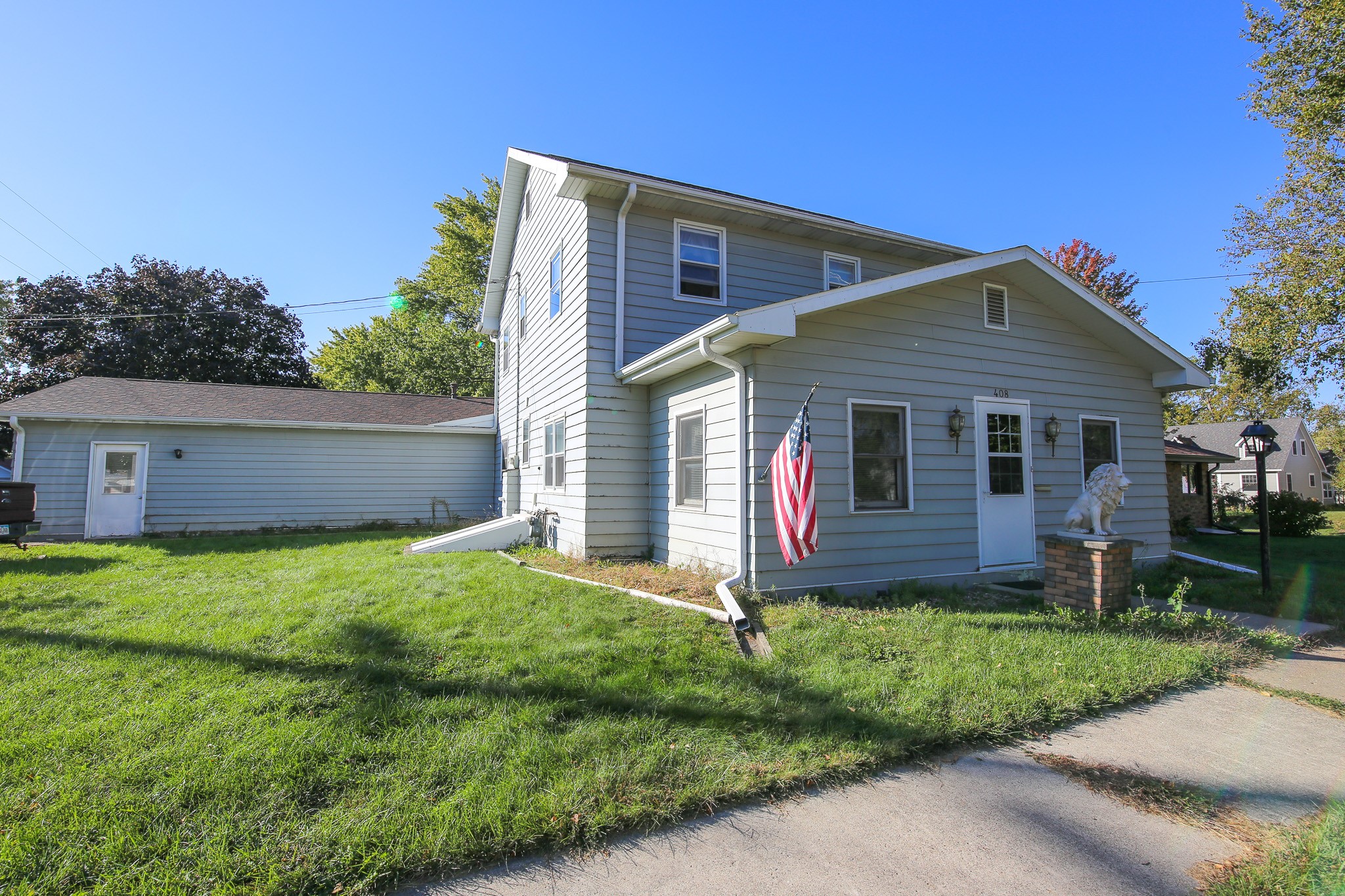 408 F Avenue Property Photo