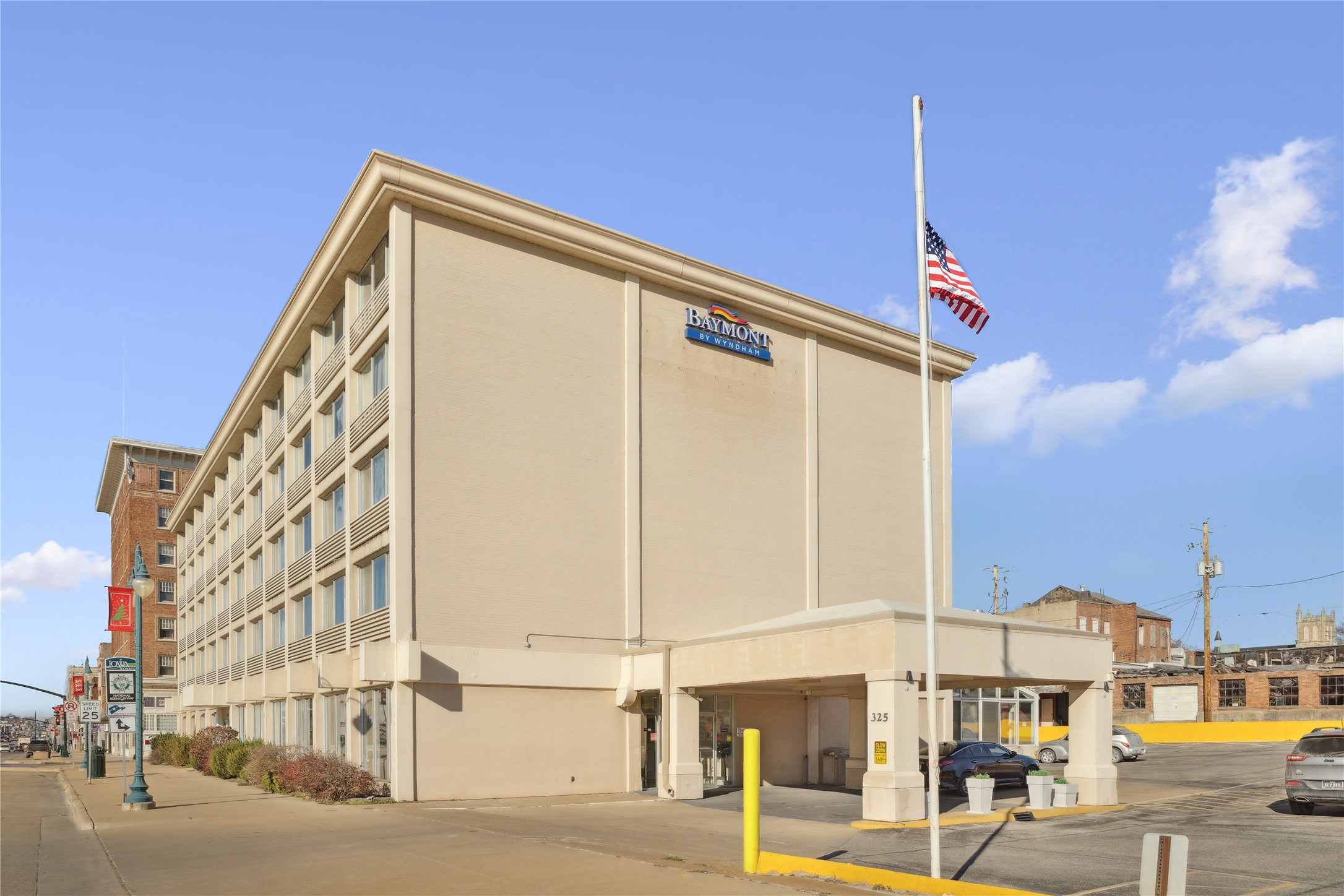 325 Main Street Property Photo 1