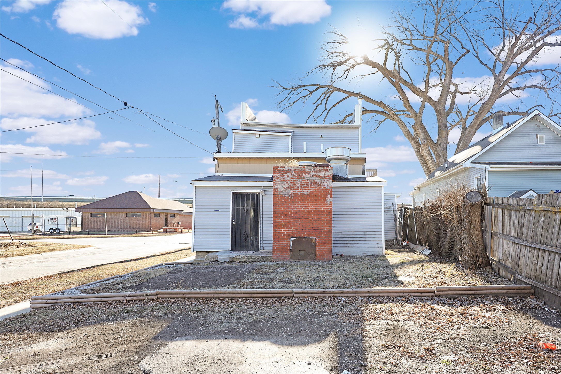 1850 Easton Boulevard Property Photo 4