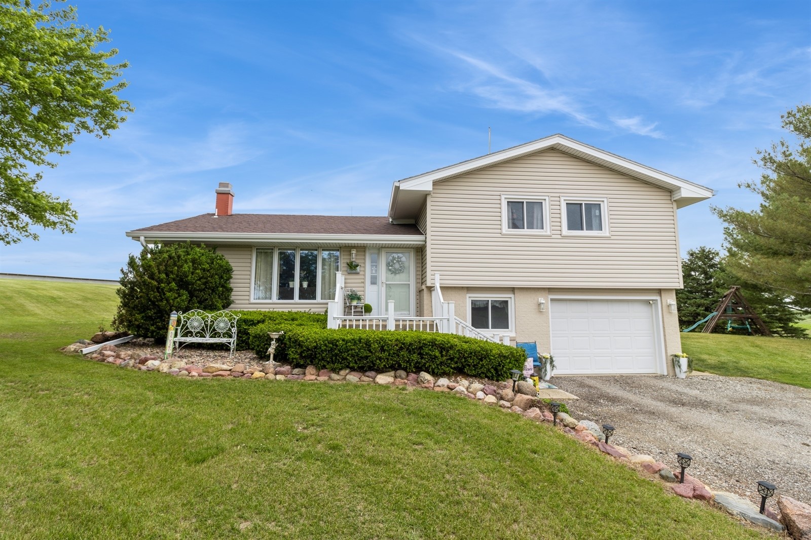 2076 Pheasant Avenue Property Photo 1