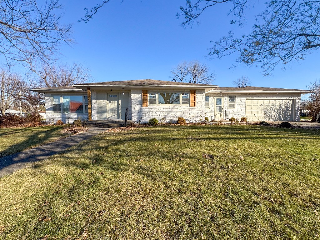 302 S Linn Street Property Photo