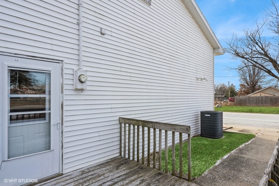 395 Iowa Avenue Property Photo 6