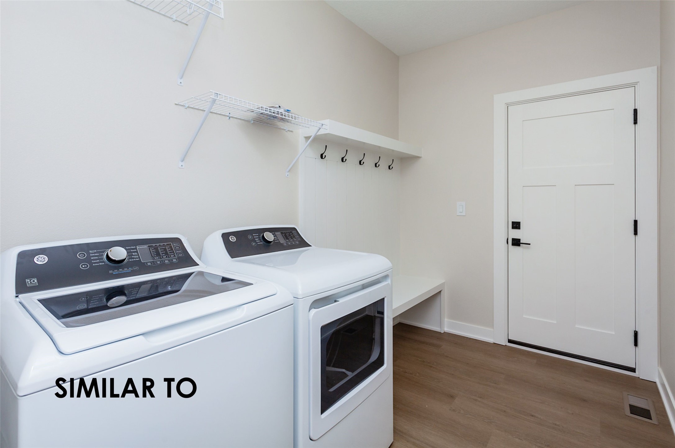 612 W Walnut Place Property Photo 2