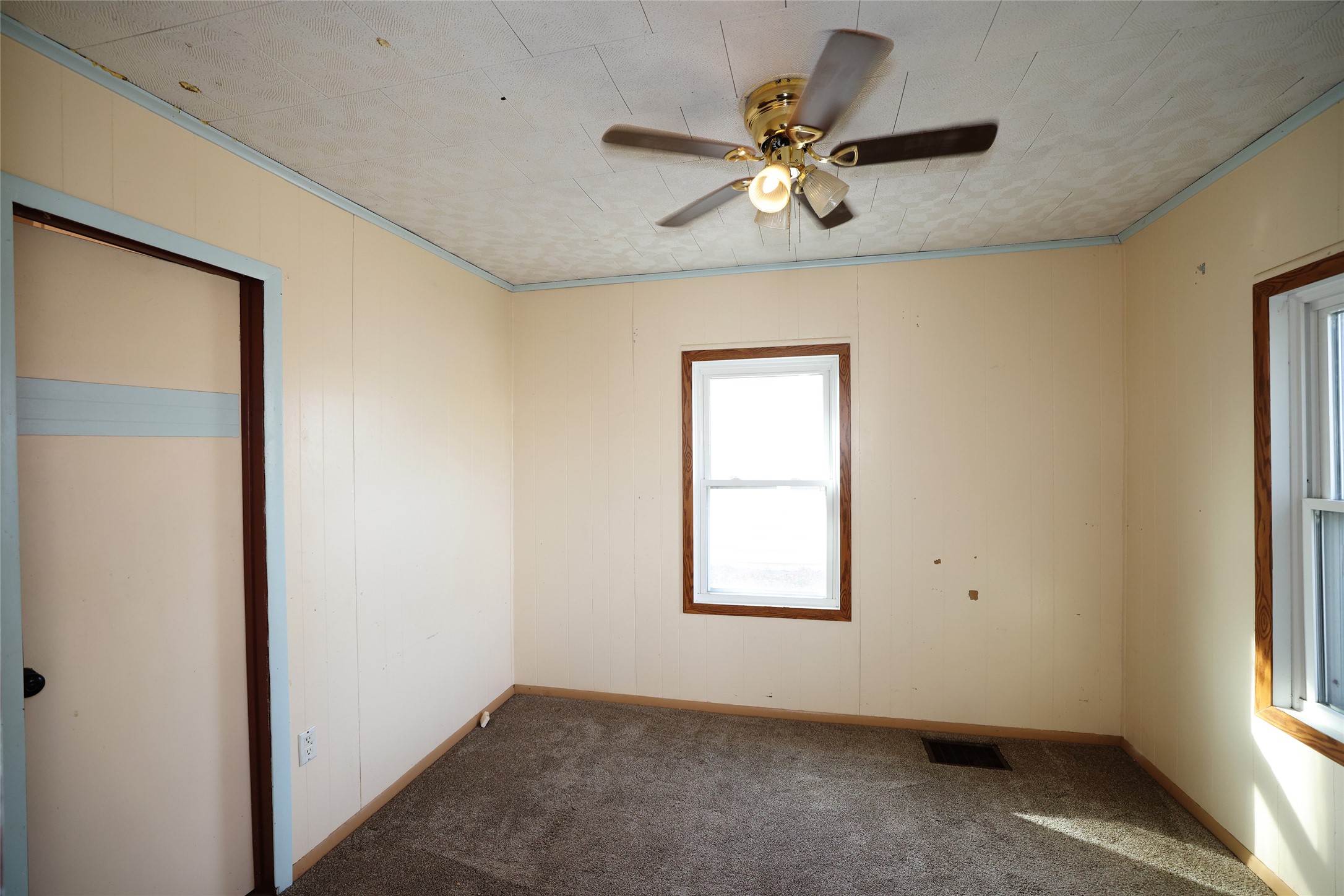 126 10th Street Property Photo 4