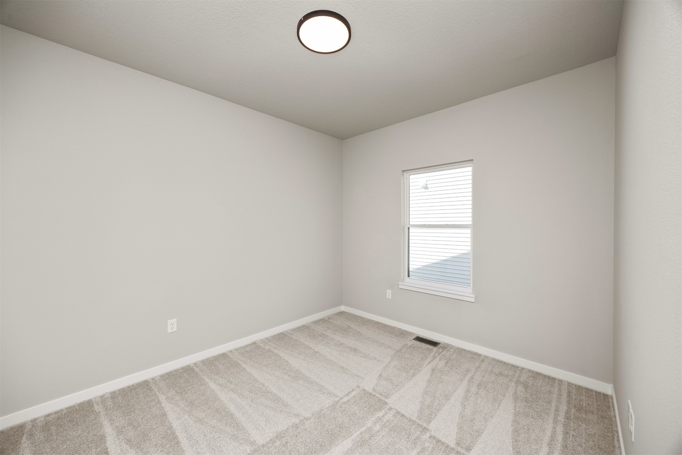 5526 167th Street Property Photo 5