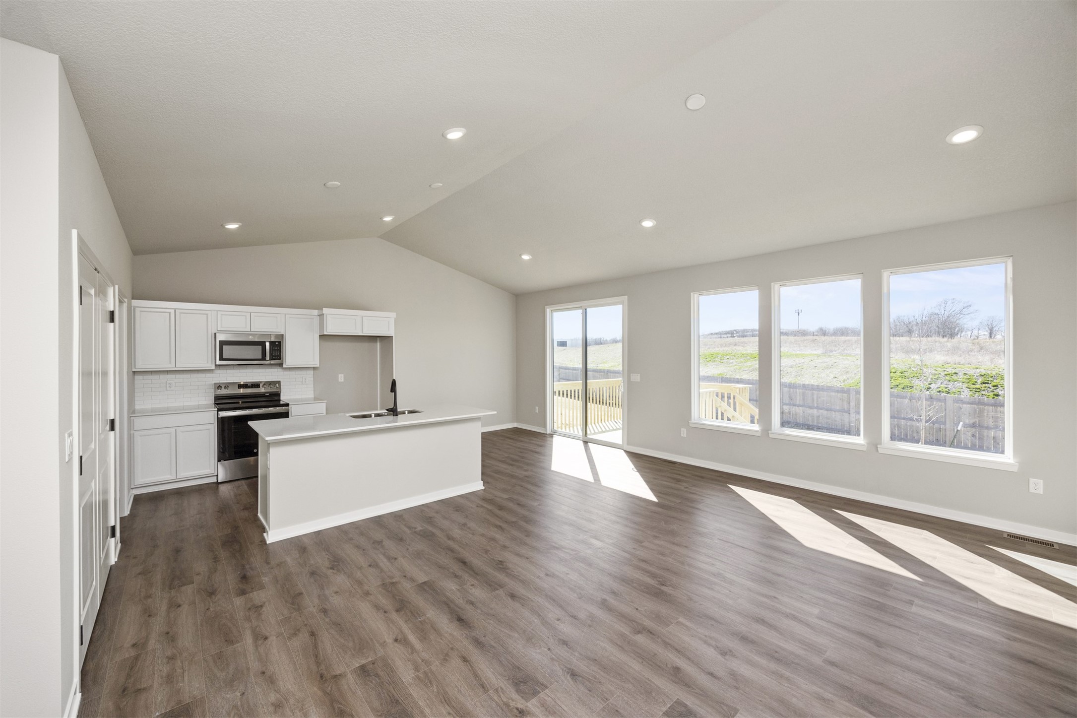 5526 167th Street Property Photo 8