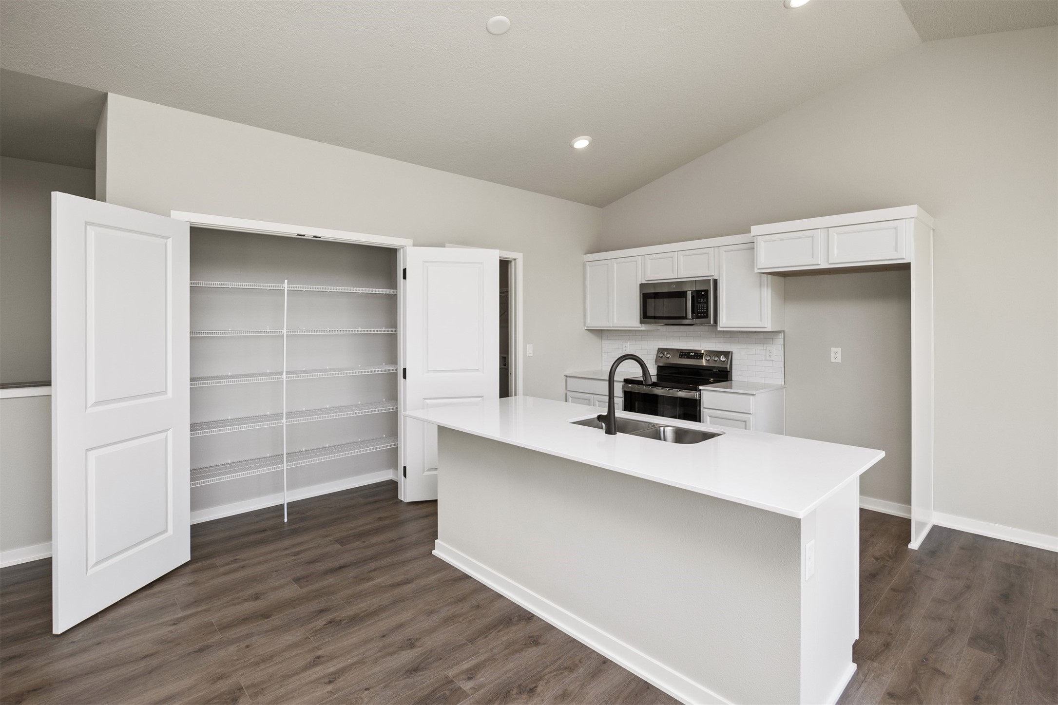 5526 167th Street Property Photo 16