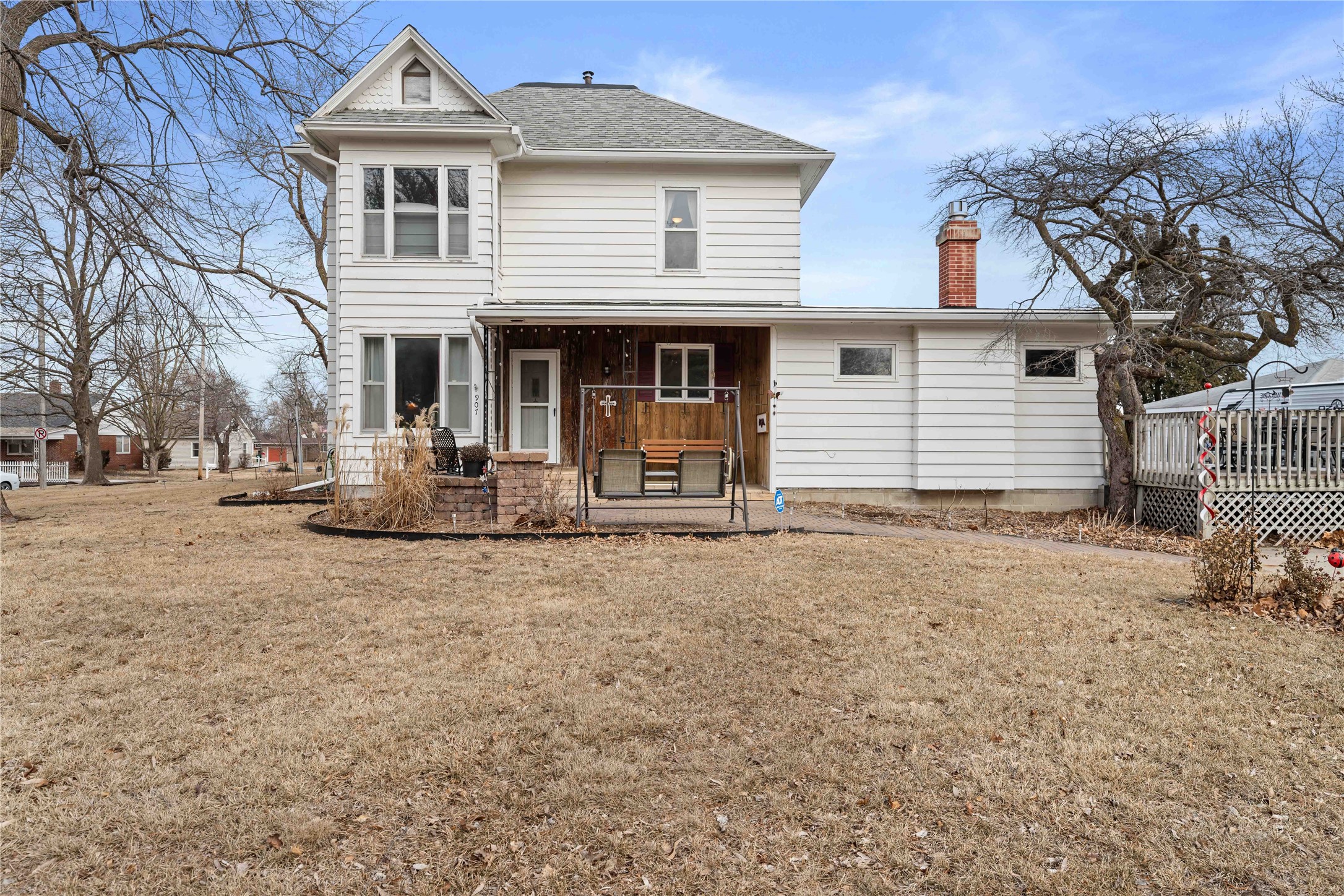 907 Maple Street Property Photo