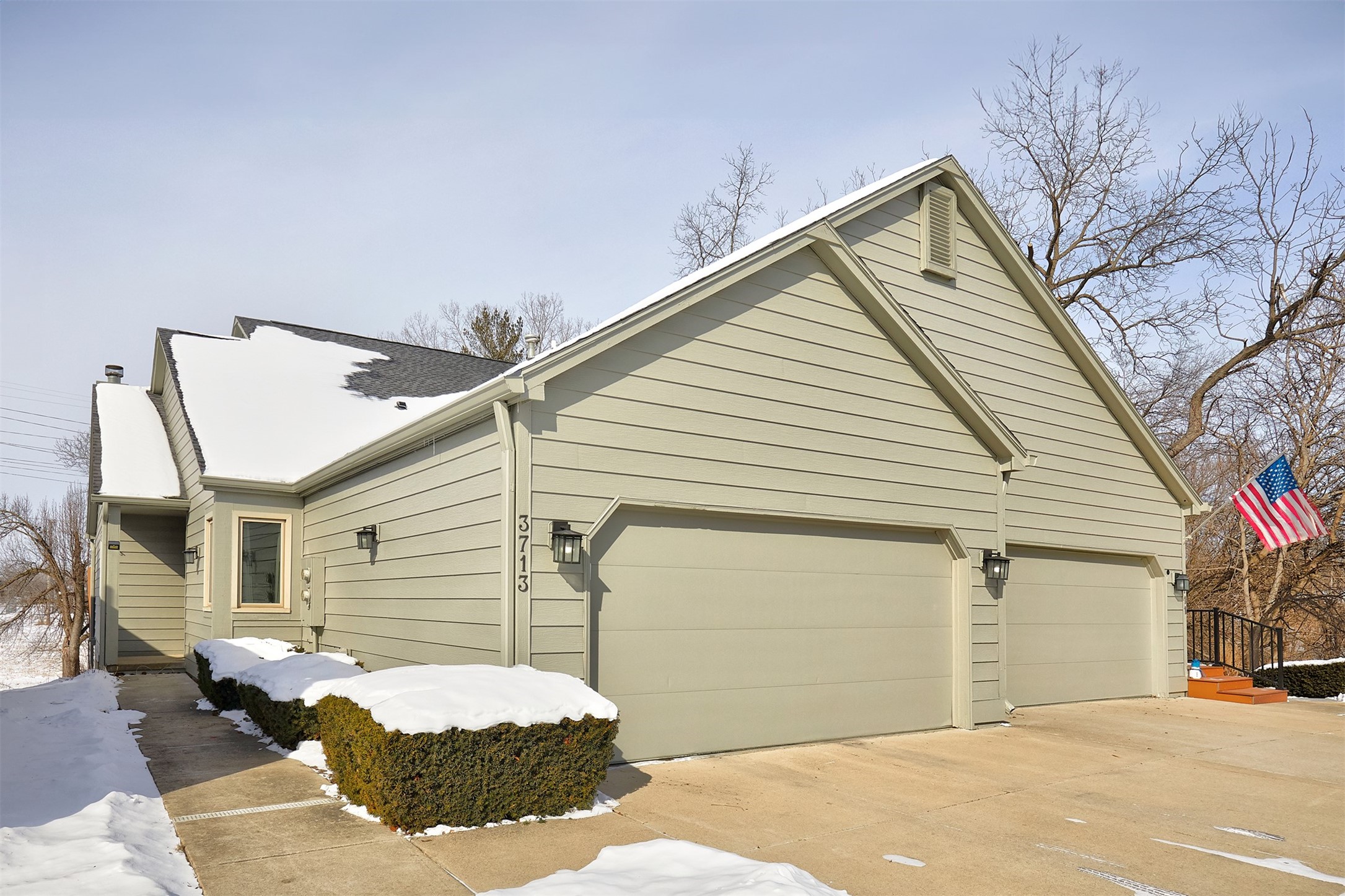 3713 Oak Creek Place Property Photo 1
