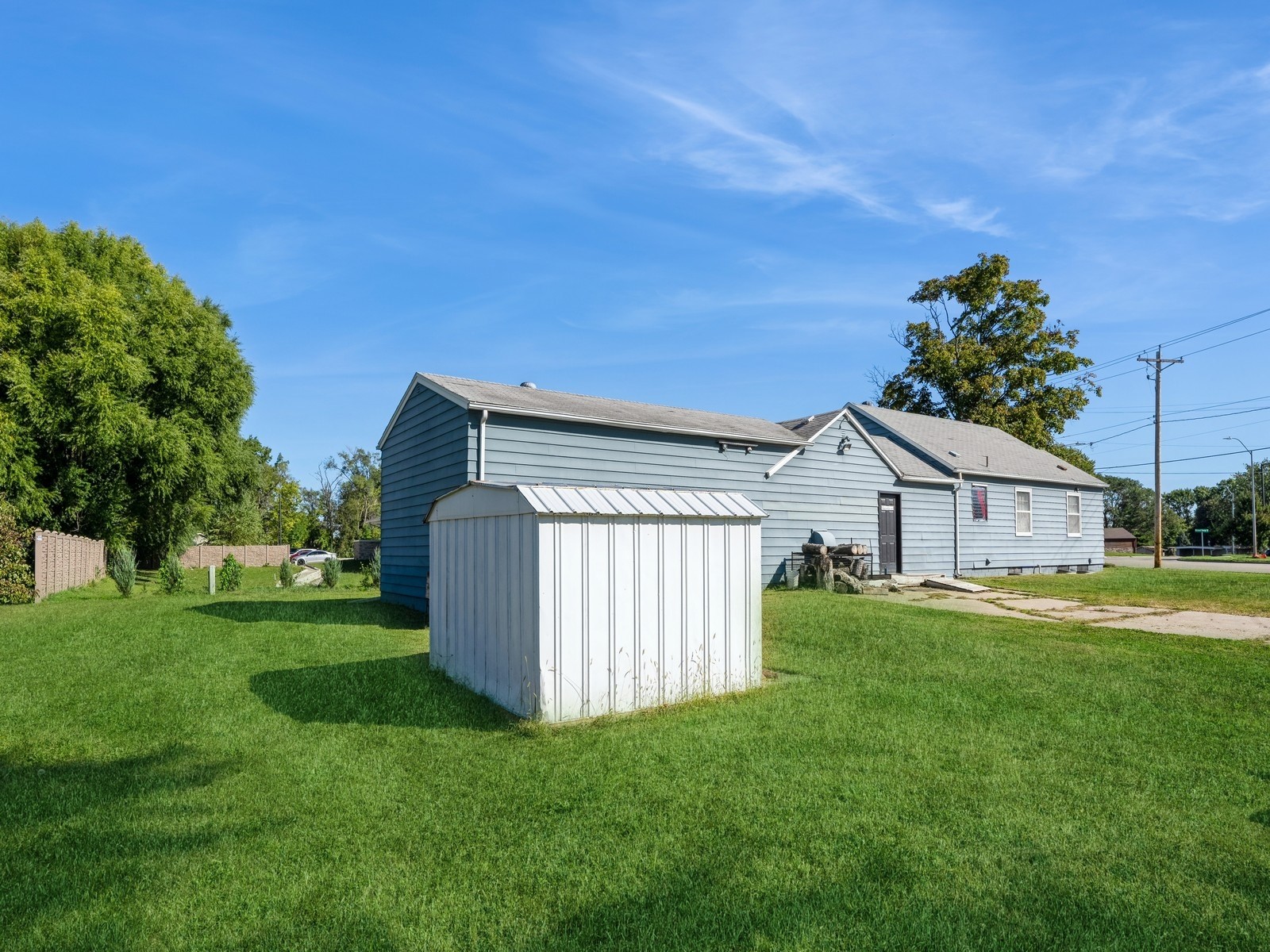 1305 Sunset Drive Property Photo 4